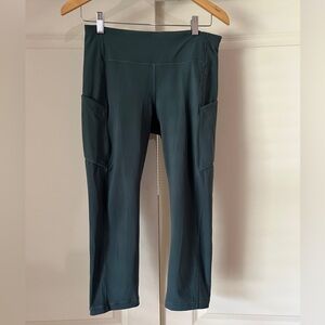 LuLuLemon Marine Dark Green Calf Length Leggings